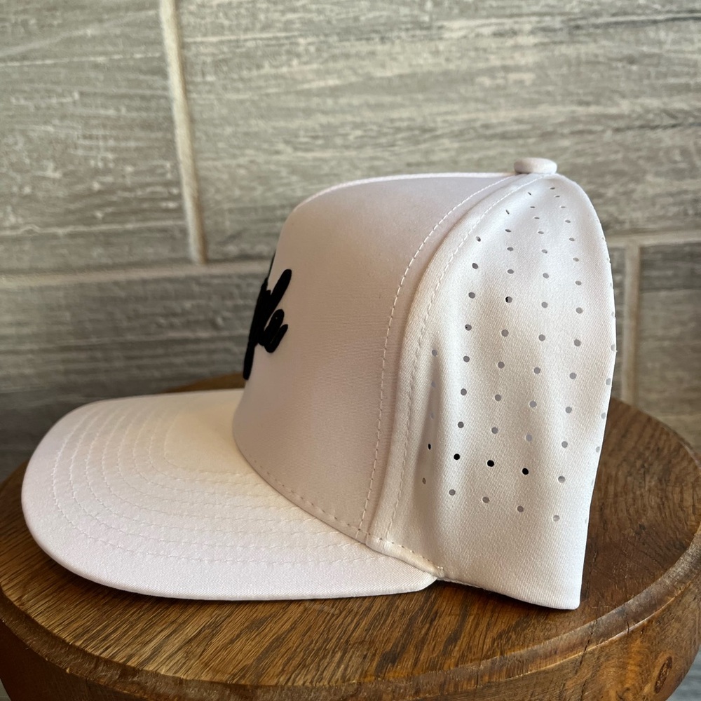 🆕 NWT Waggle Snapback Hat – Minnesota Northern Wings AAA Hockey – White - Picture 2 of 7